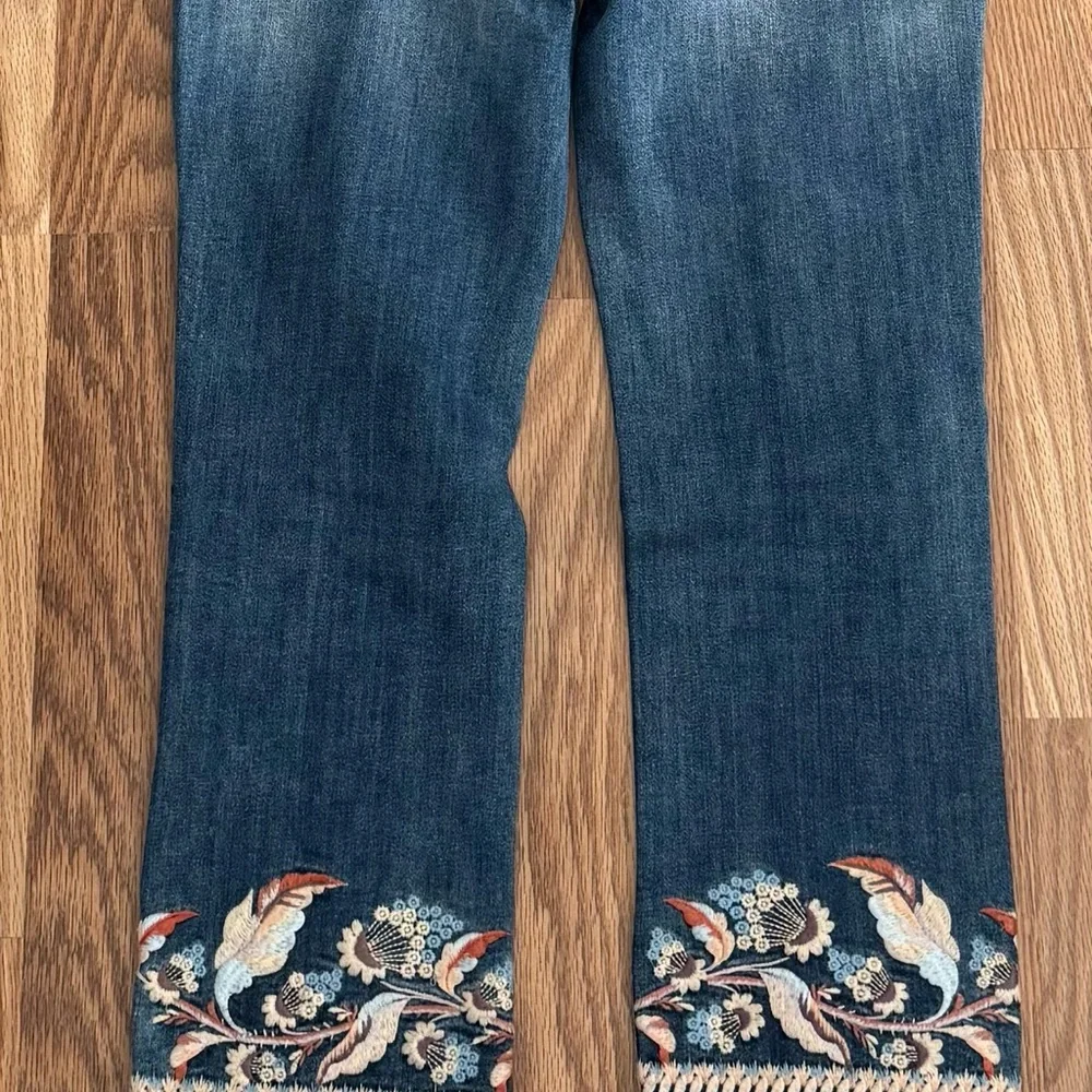 DRIFTWOOD 30 Colette Light Blue Embroidered Cropped Jeans - Picture 4 of 6